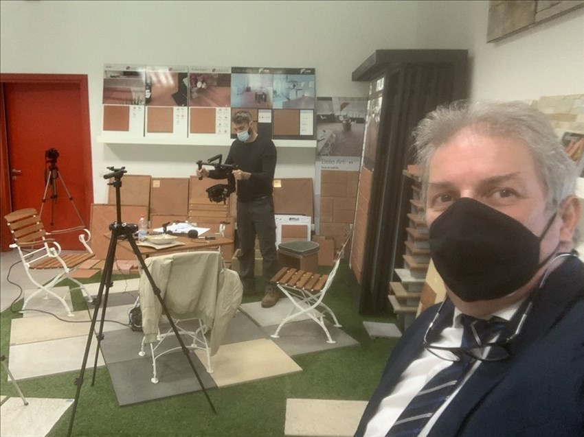 backstage trasmissione ""Superbonus 110%"", con l'operatore e regista GIovanni Grimaudo e il conduttore Saverio Zeni realizzata presso lo show room di Guidotti a Pontassieve