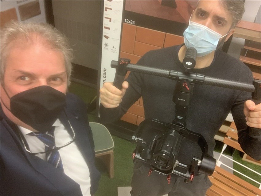 backstage trasmissione ""Superbonus 110%"", con l'operatore e regista GIovanni Grimaudo e il conduttore Saverio Zeni realizzata presso lo show room di Guidotti a Pontassieve