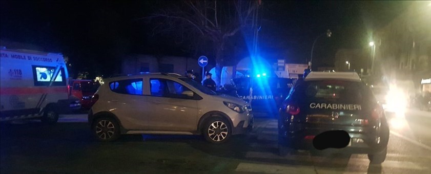 Carabinieri e soccorsi in Piazza della Stazione a Pontassieve