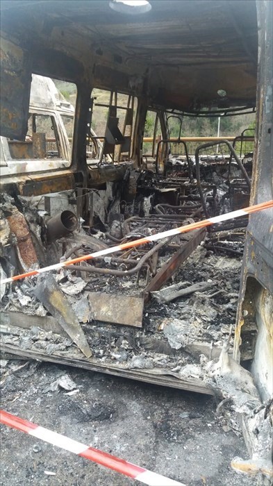 San Godenzo, cosa rimane dopo il rogo dei mezzi