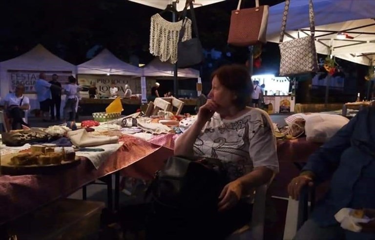 Grazia Sequi in uno dei mercatini