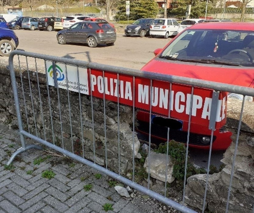 Particolare del muretto di Viale Duca della Vittoria tratto Stazione di Rufina – Piazza Generale della Chiesa