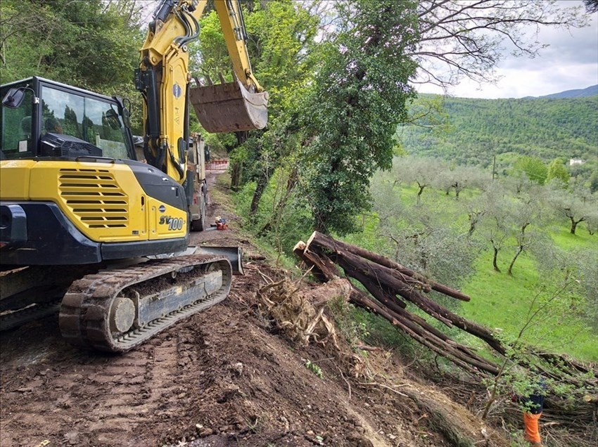 Lavori sulla strada di Castiglionchio