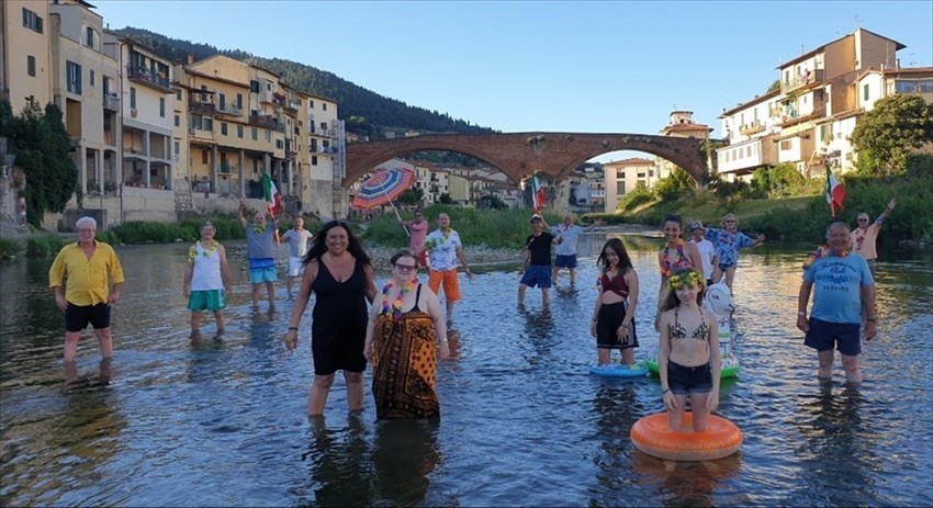 Sul set di ""Allegria"", il video girato a Pontassieve dai cittadini della Valdisieve