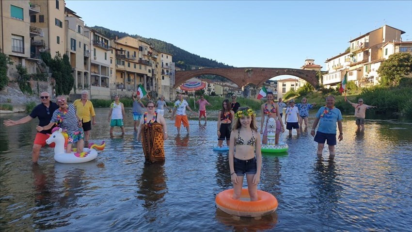 Sul set di ""Allegria"", il video girato a Pontassieve dai cittadini della Valdisieve