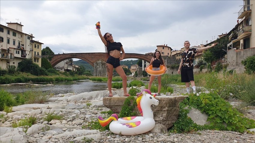 Sul set di ""Allegria"", il video girato a Pontassieve dai cittadini della Valdisieve