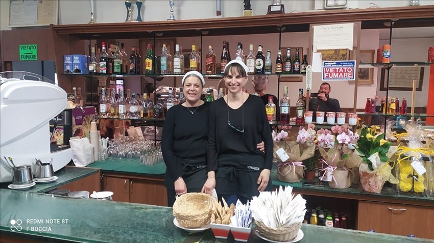 Le dipendenti del Bar Leda Cecilia e Stefania