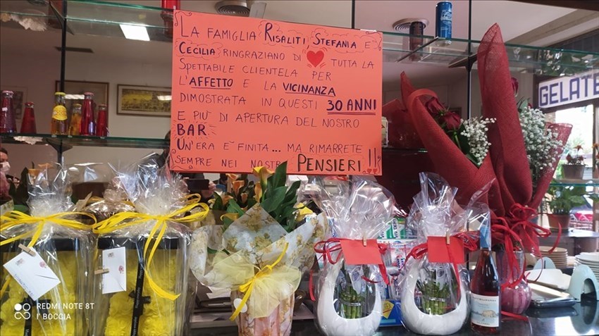 Bar Leda, il cartello esposto nel bar nell'ultimo giorno di attività
