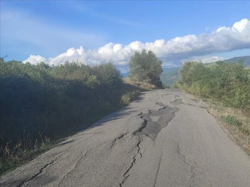 Strada che da Montebonello porta a Vetrice e al Mulino a Vento