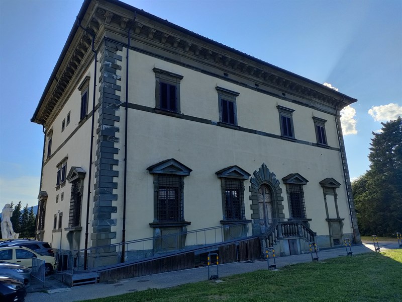 Particolare della Villa Poggio Reale a Rufina.