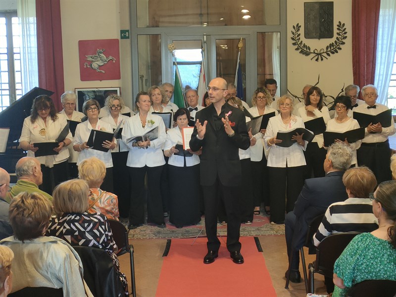 Panoramica della Corale al termine del concerto