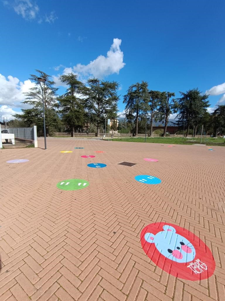 Alcuni particolari dei disegni murales realizzati a Figline e Incisa per Autumnia