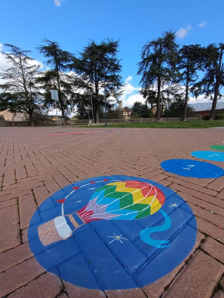 Alcuni particolari dei disegni murales realizzati a Figline e Incisa per Autumnia