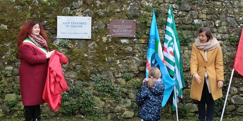 Targa per le levatrici a Figline Valdarno