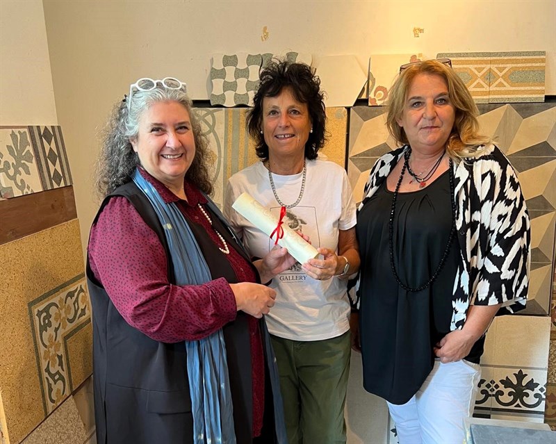 La storica azienda Manzani Graniglie di Molino del Piano, attiva nella produzione di mattonelle dal 1926, è stata premiata ""Premio Renzo Del Lungo alla Continuità d’Impresa"",""CNA Firenze