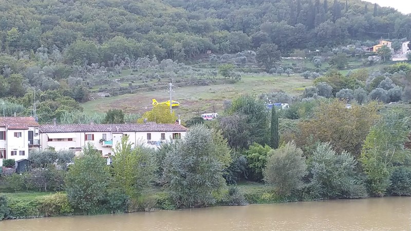 Foto dei soccorsi al motociclista sulla SP34 con elisoccorso vista dalla frazione di Sieci