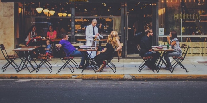 Dehor di un ristorante/bar