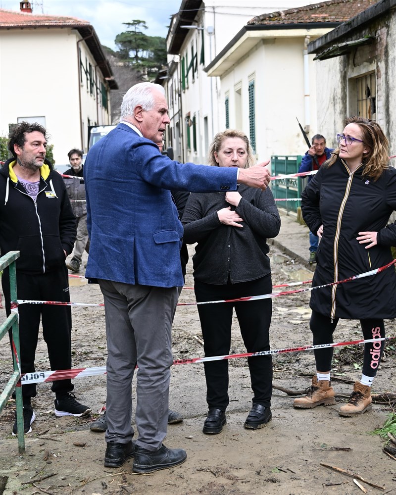 Il Presidente della Regione Toscana Giani in visita ai volontari nei Comuni di Pelago, Pontassieve e Rufina colpiti dall'alluvione