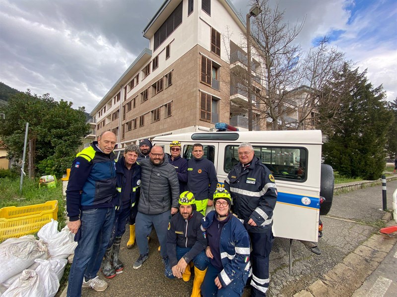 Alluvione Valdisieve 2025, volontari in azione nei Comuni colpiti dal maltempo