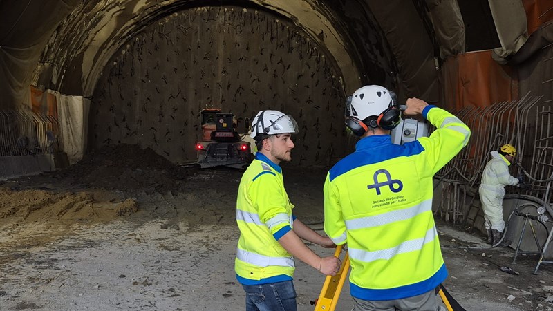 Visita dell'amministrazione comunale di Rignano alla nuova Galleria San Donato